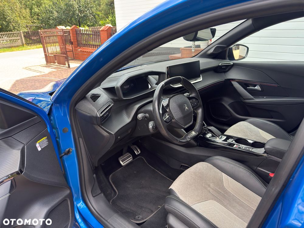 Peugeot 208 GT Line - 8