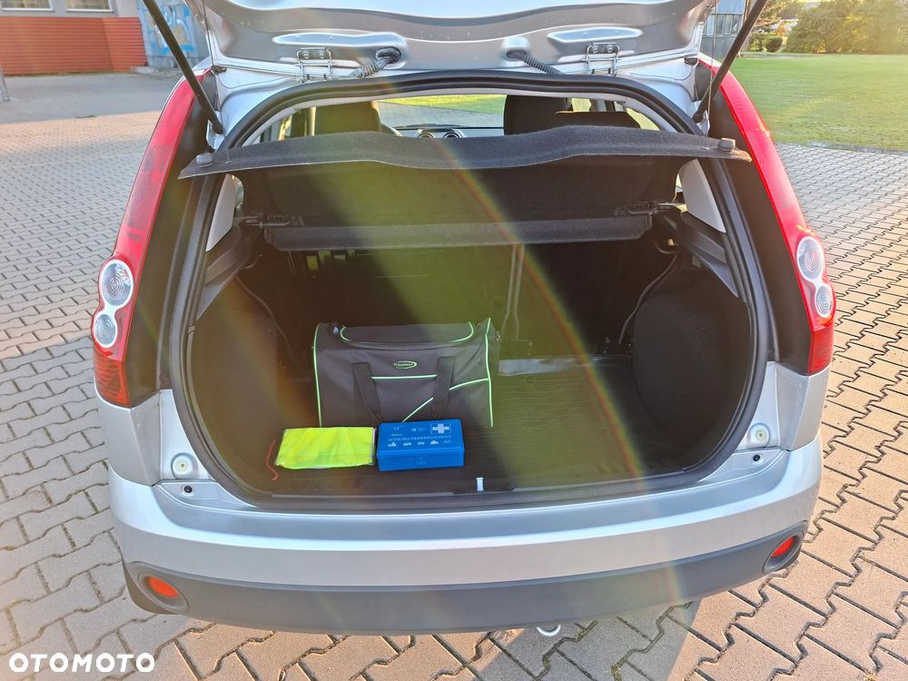 Ford Fiesta 1.3 - 15