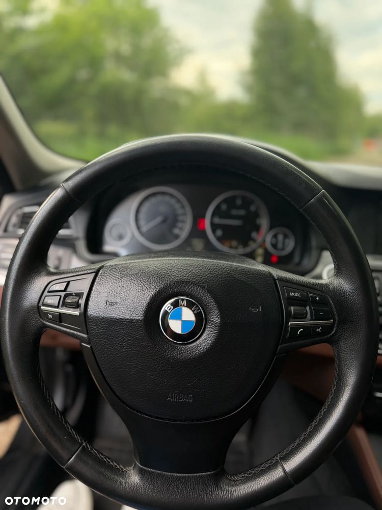 BMW Seria 5 520d - 24