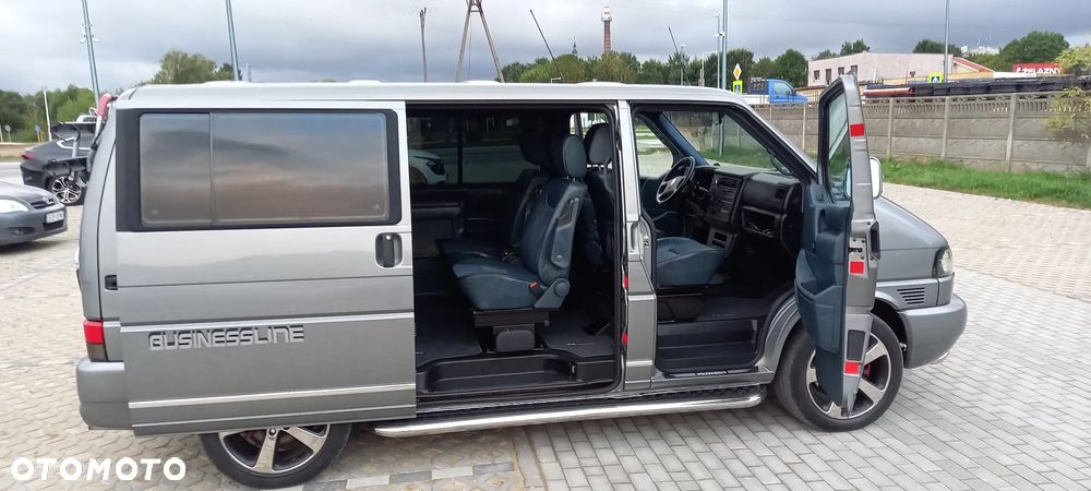 Volkswagen Caravelle - 29