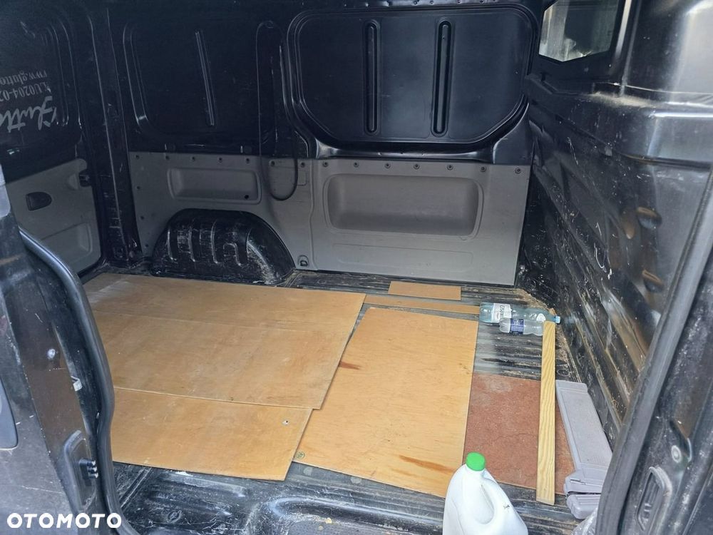Renault Trafic - 16
