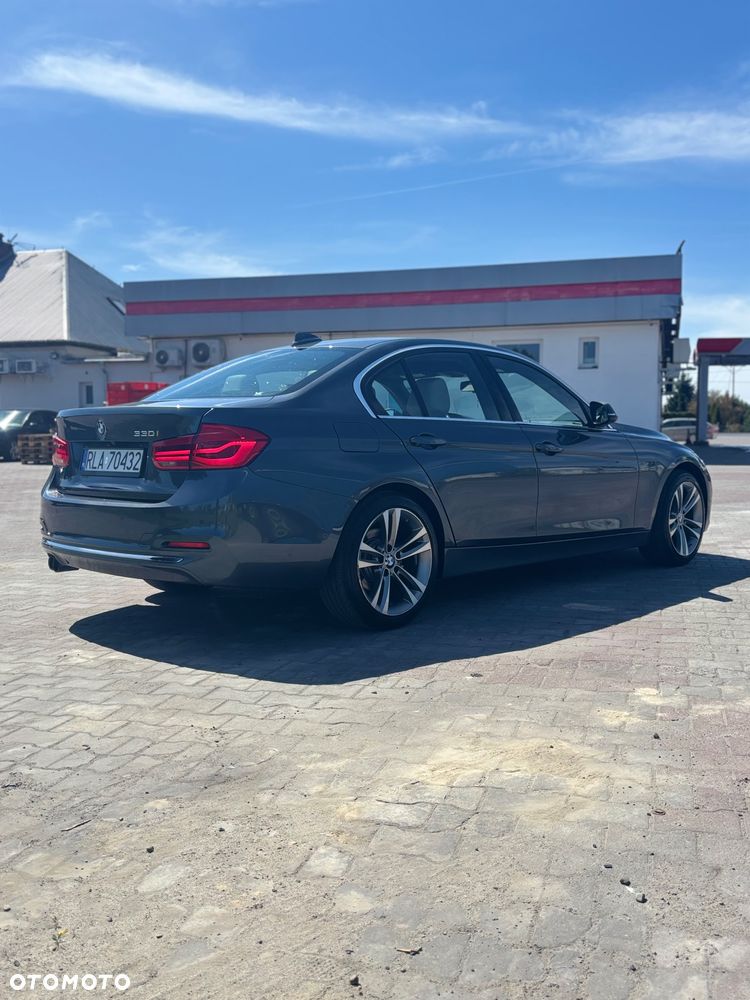 BMW Seria 3 330i Edition Luxury Line Purity - 7