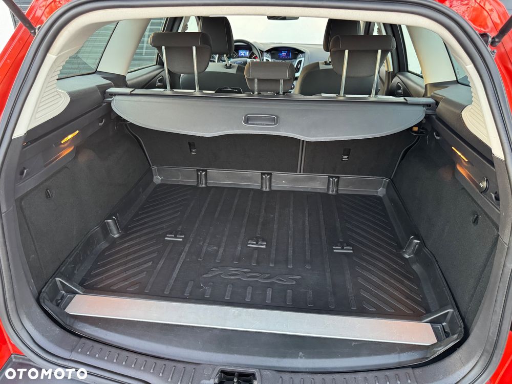 Ford Focus 1.6 TDCi DPF Champions Edition - 36