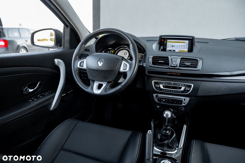 Renault Megane ENERGY TCe 115 Start & Stop Bose Edition - 28