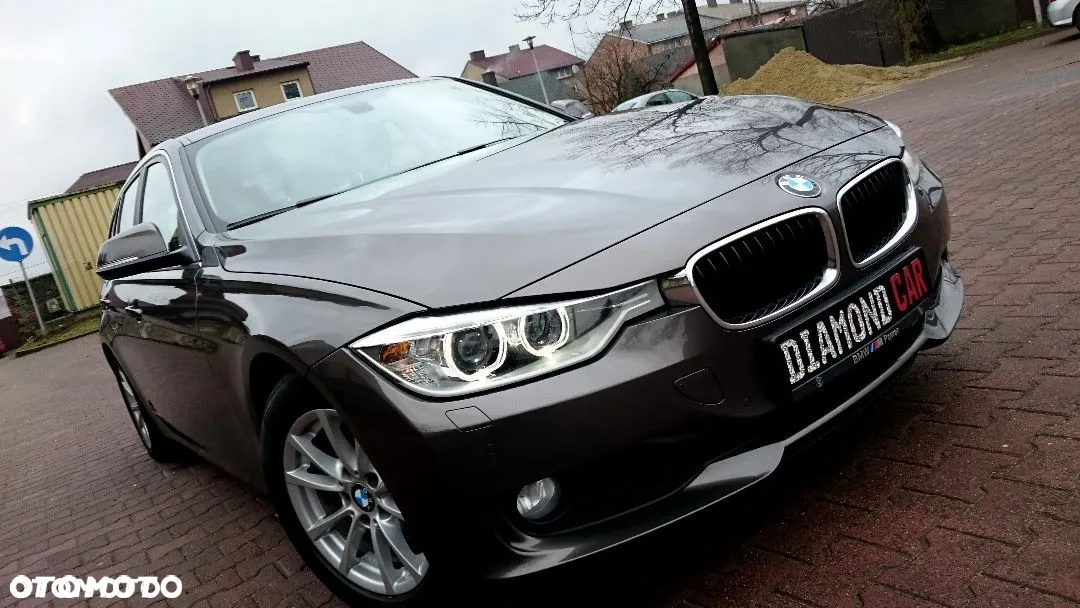 BMW Seria 3 320d DPF Touring Efficient Dynamics Edition - 4