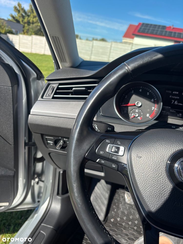 Volkswagen Passat 1.4 TSI BMT Comfortline - 25