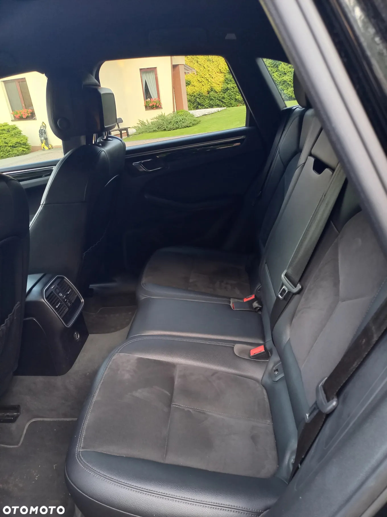 Porsche Macan Standard - 2