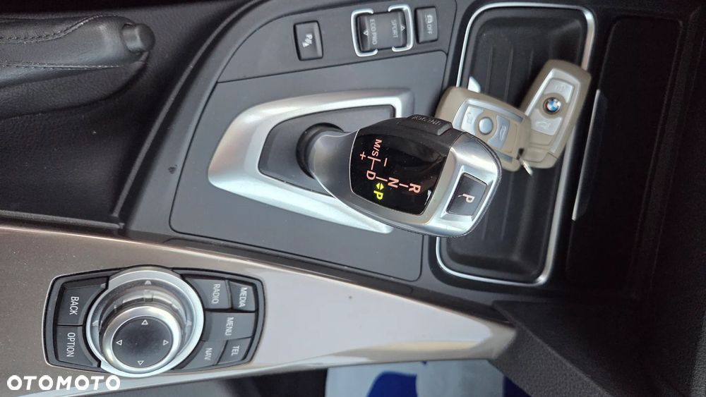 BMW Seria 3 318d Modern Line - 12