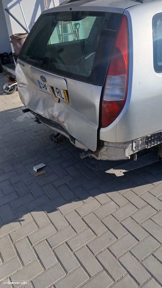 Ford Mondeo SW 2.0 TDdi Ghia - 10