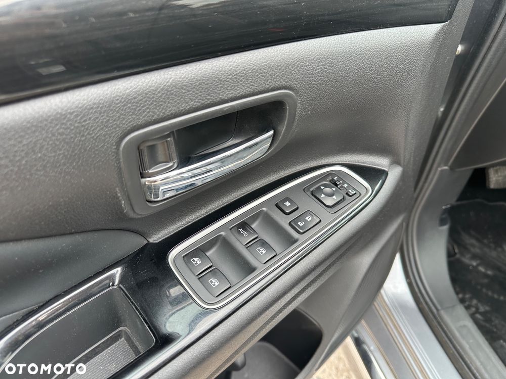 Mitsubishi Outlander Intense + - 20
