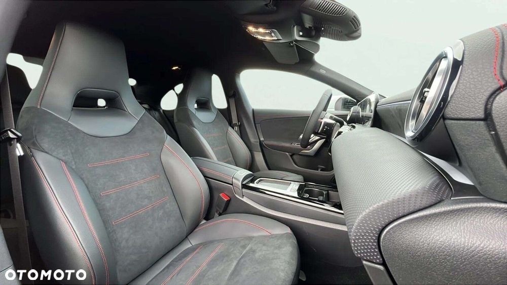 Mercedes-Benz CLA - 10