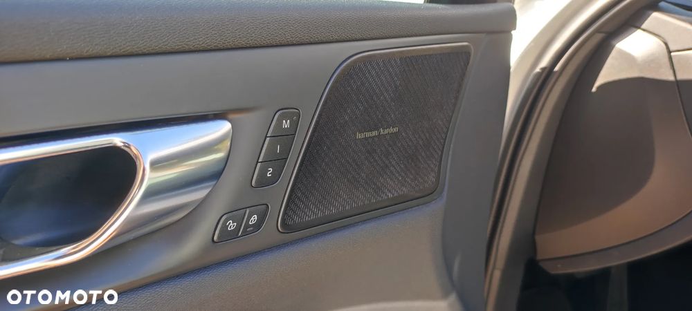 Volvo V60 Cross Country - 22