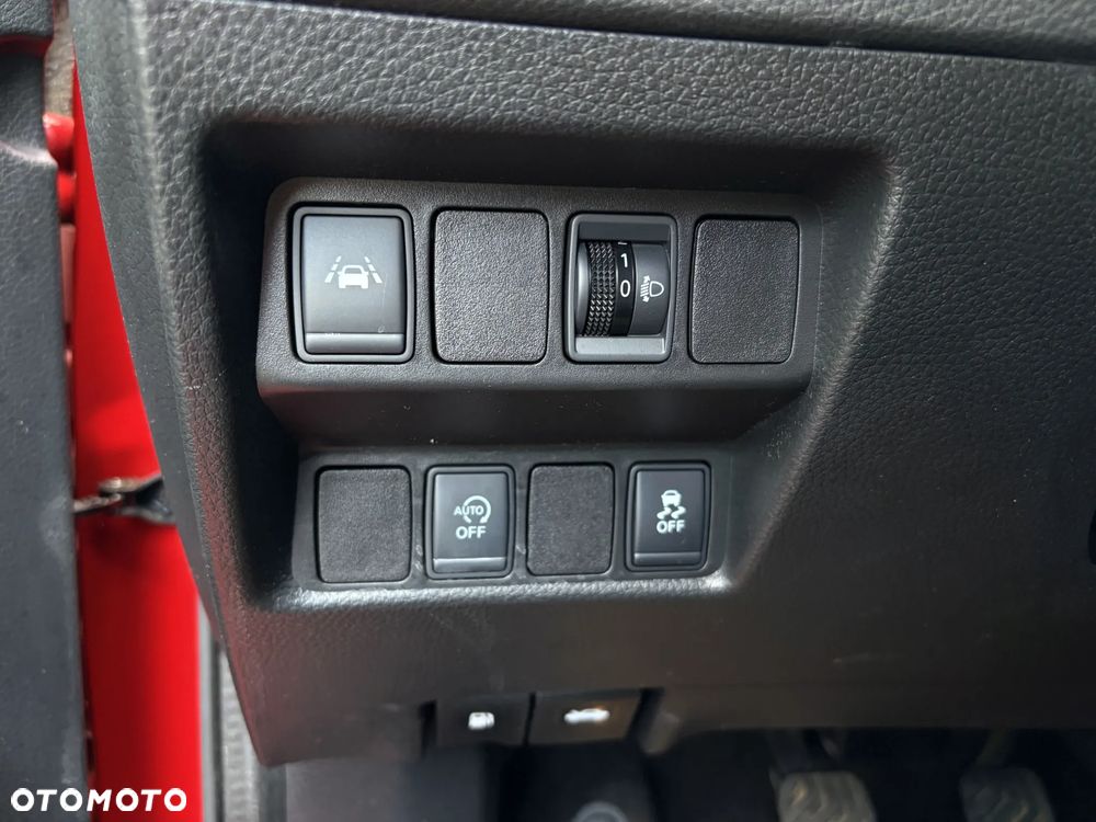 Nissan Qashqai 1.6 DCi N-Connecta - 26