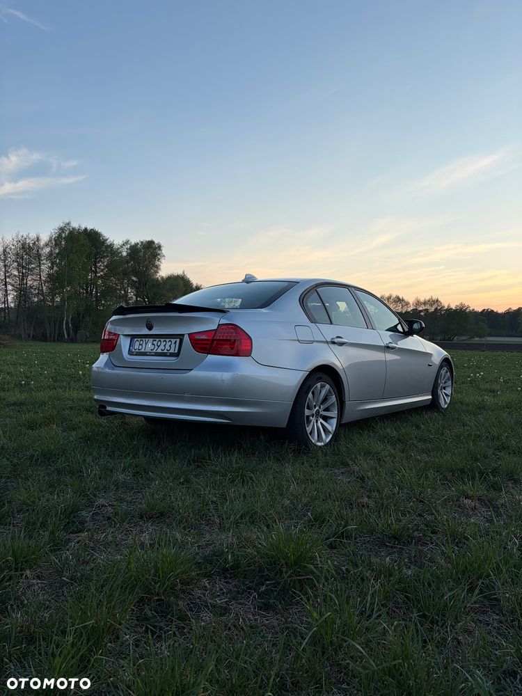 BMW Seria 3 318d - 9