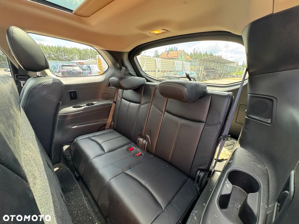 Nissan Pathfinder - 27