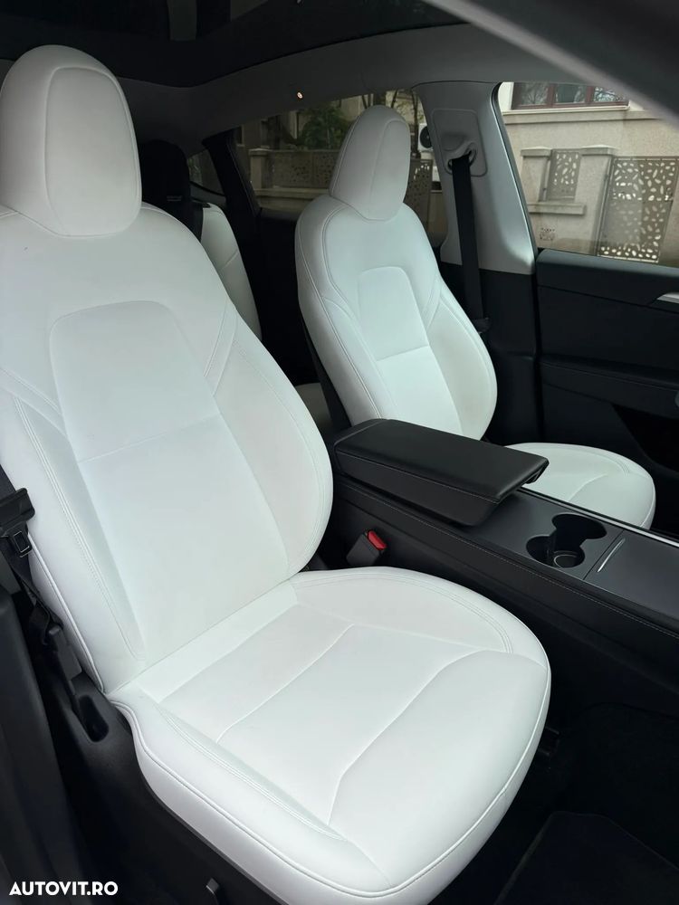 Tesla Model Y Performance - 10