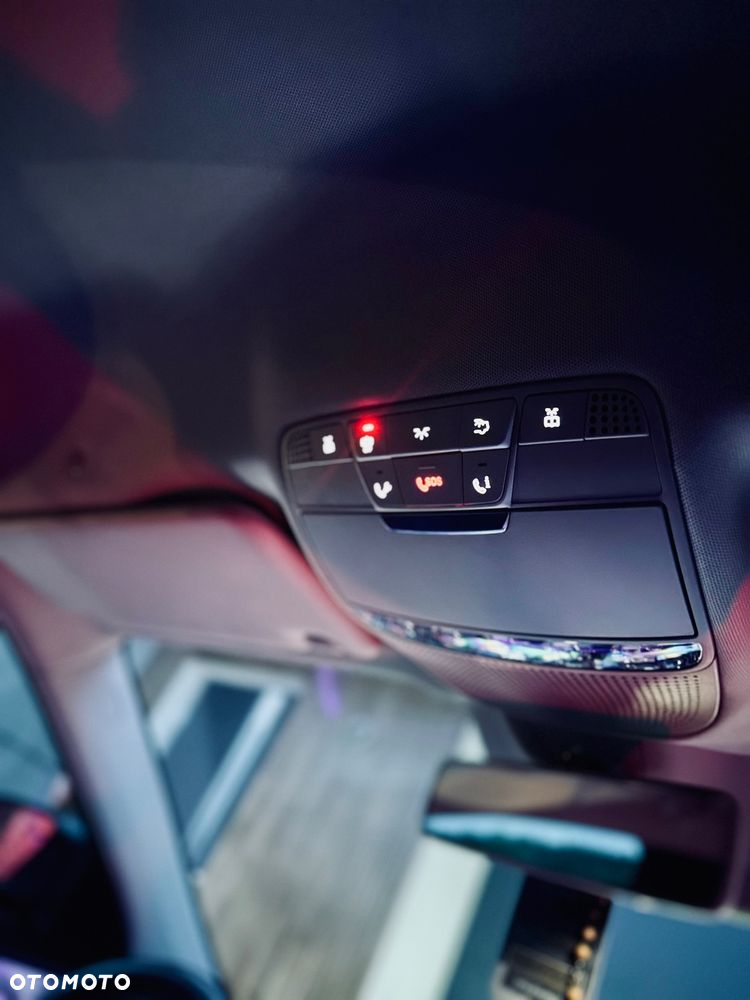 Mercedes-Benz Klasa E 220 d 9G-TRONIC - 35