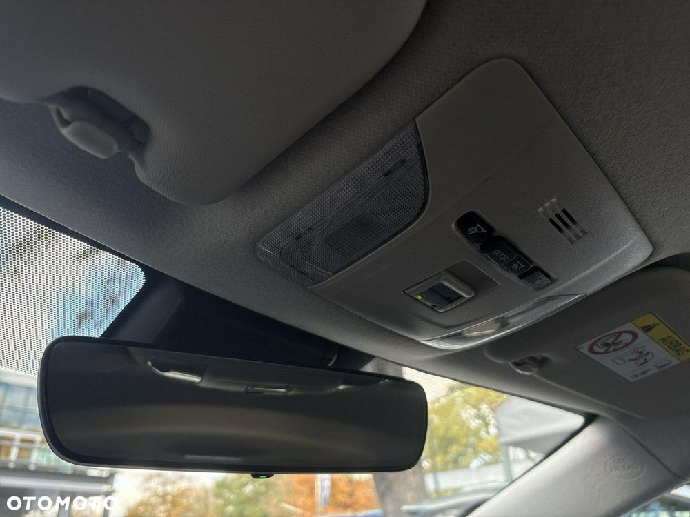 Toyota Corolla 1.8 Hybrid Comfort - 29