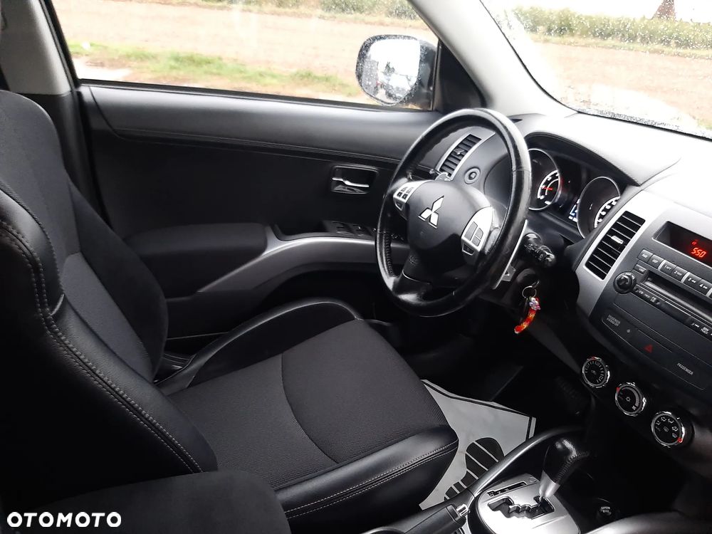 Mitsubishi Outlander 2.0 Intense 2WD CVT - 21