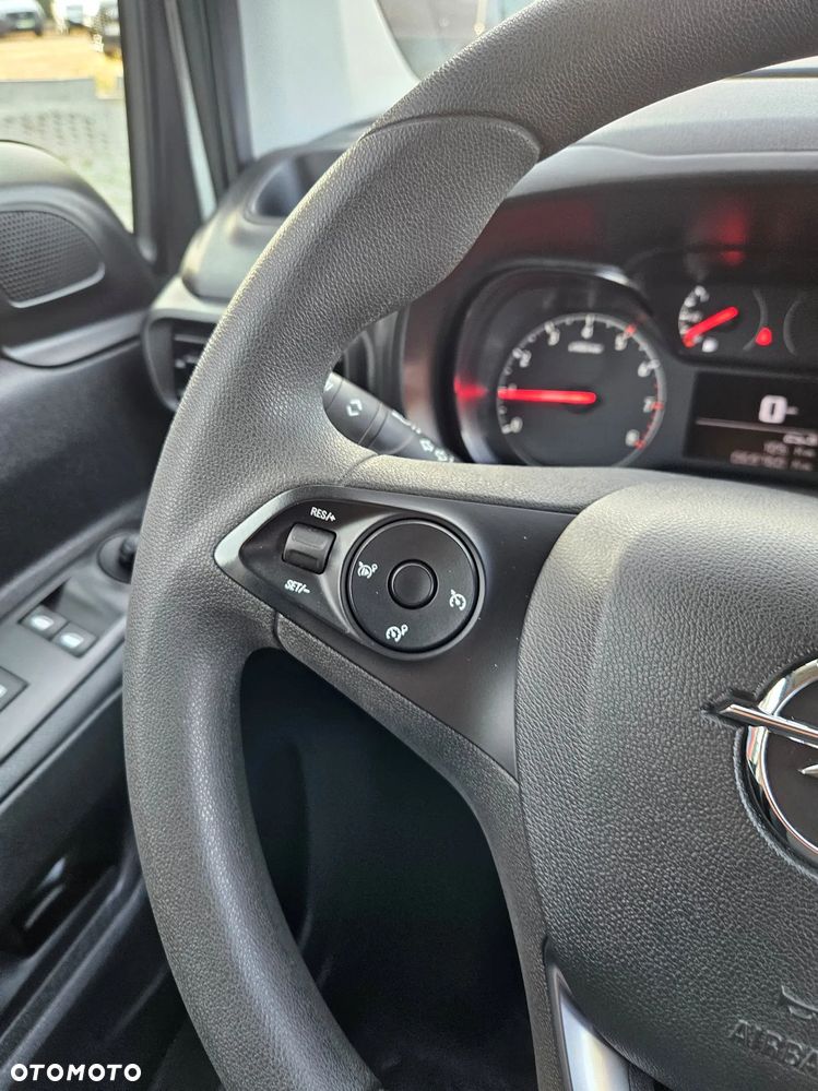 Opel Combo 1.2BENZ 110KM VAN - 9