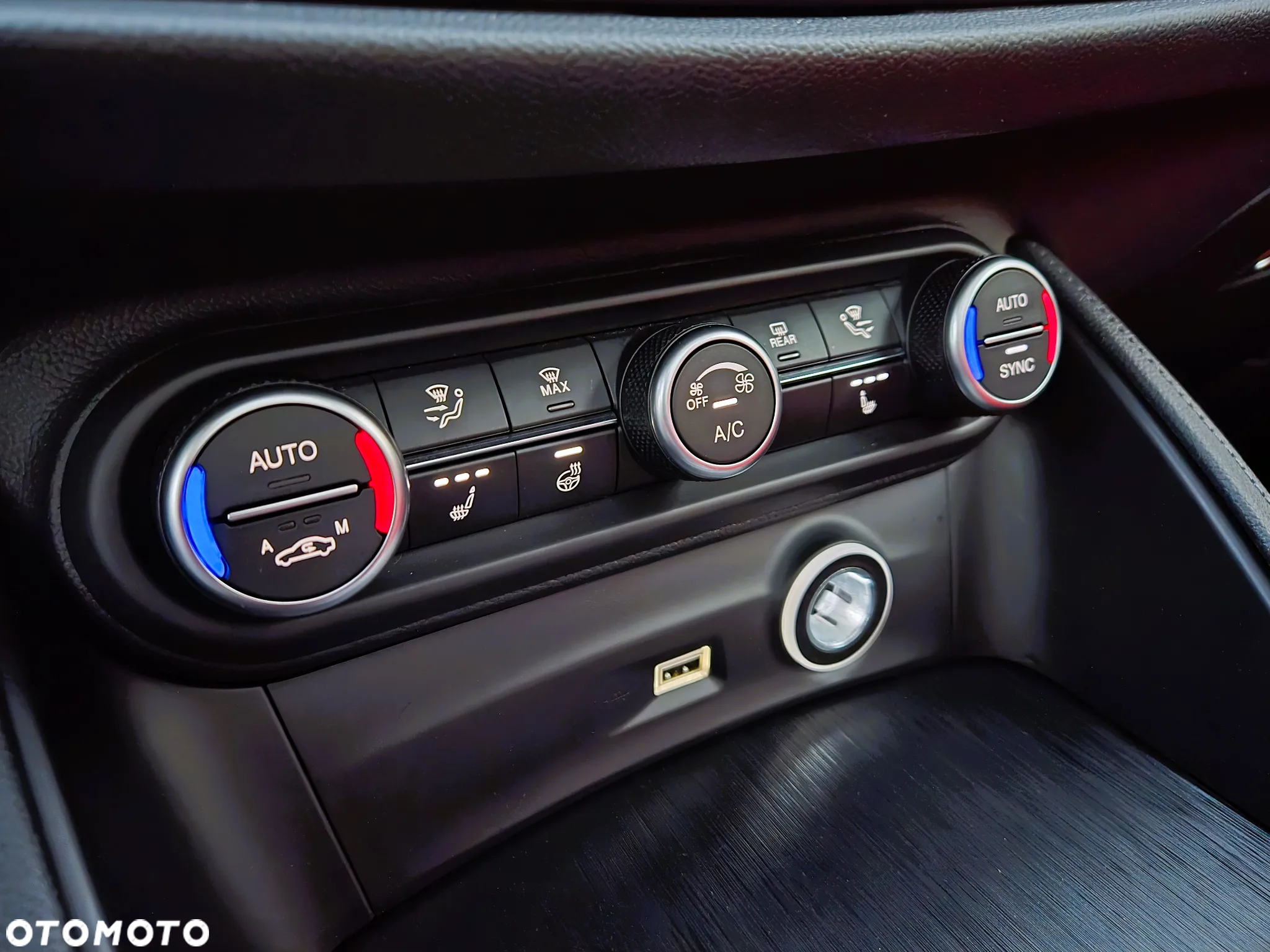 Alfa Romeo Stelvio 2.0 Turbo 16V AT8-Q4 Veloce Ti - 28