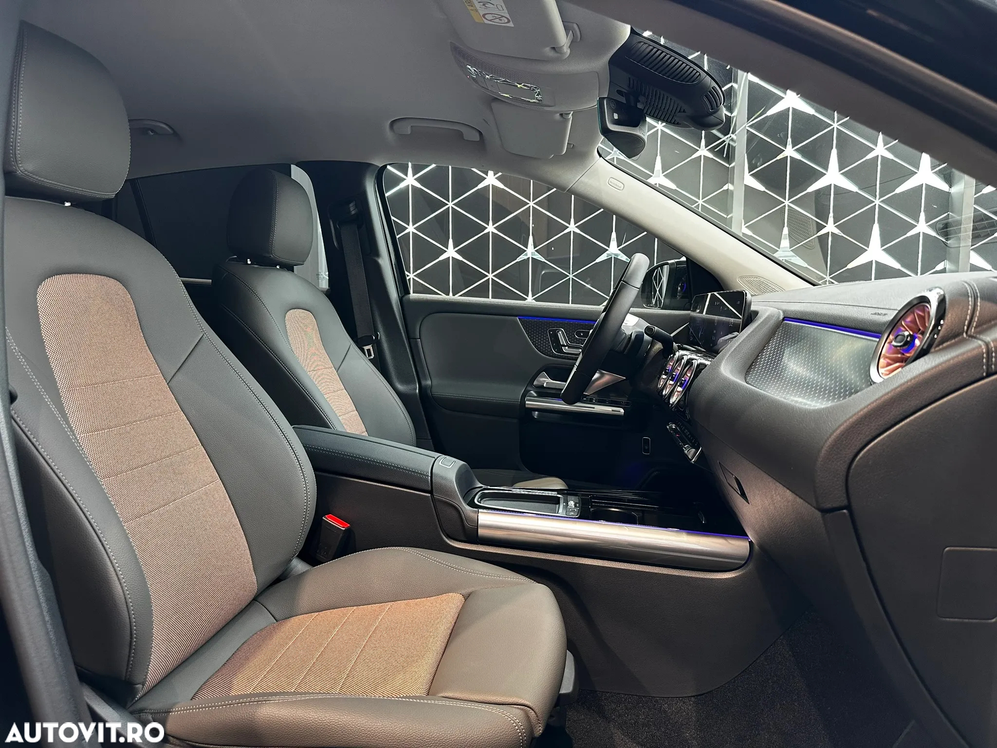 Mercedes-Benz EQA 250+ - 12