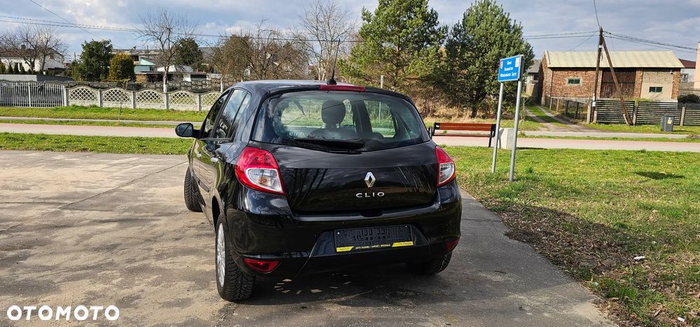 Renault Clio 1.2 16V 75 Dynamique - 13