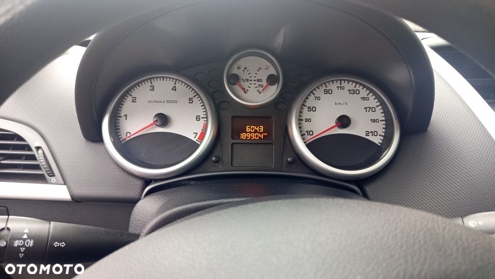 Peugeot 207 - 16