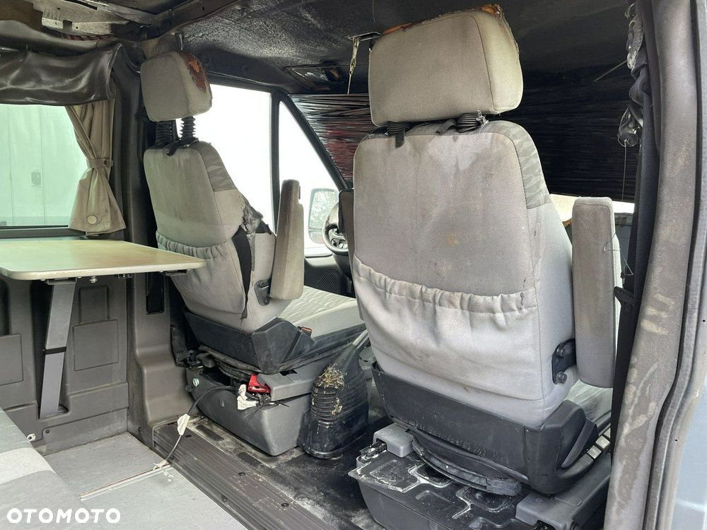 Ford Transit - 12