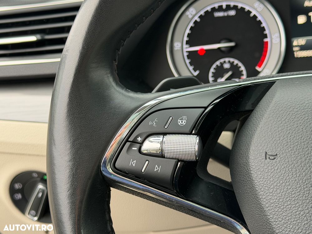 Skoda Superb 2.0 TDI DSG Premium Edition - 15