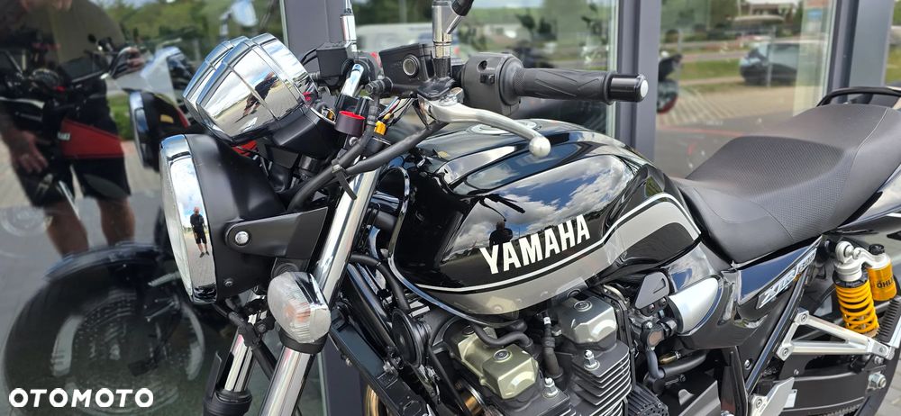 Yamaha XJR - 31