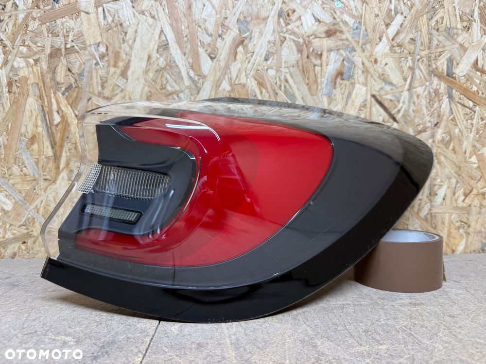 LAMPA PRAWA TYŁ W BŁOTNIK FORD PUMA MK2 L1TB-13404-AD