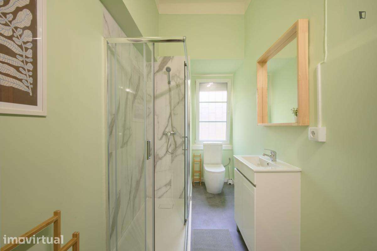 Quarto - localizado em Marquês de Pombal Lisbon - Grande imagem: 5/46