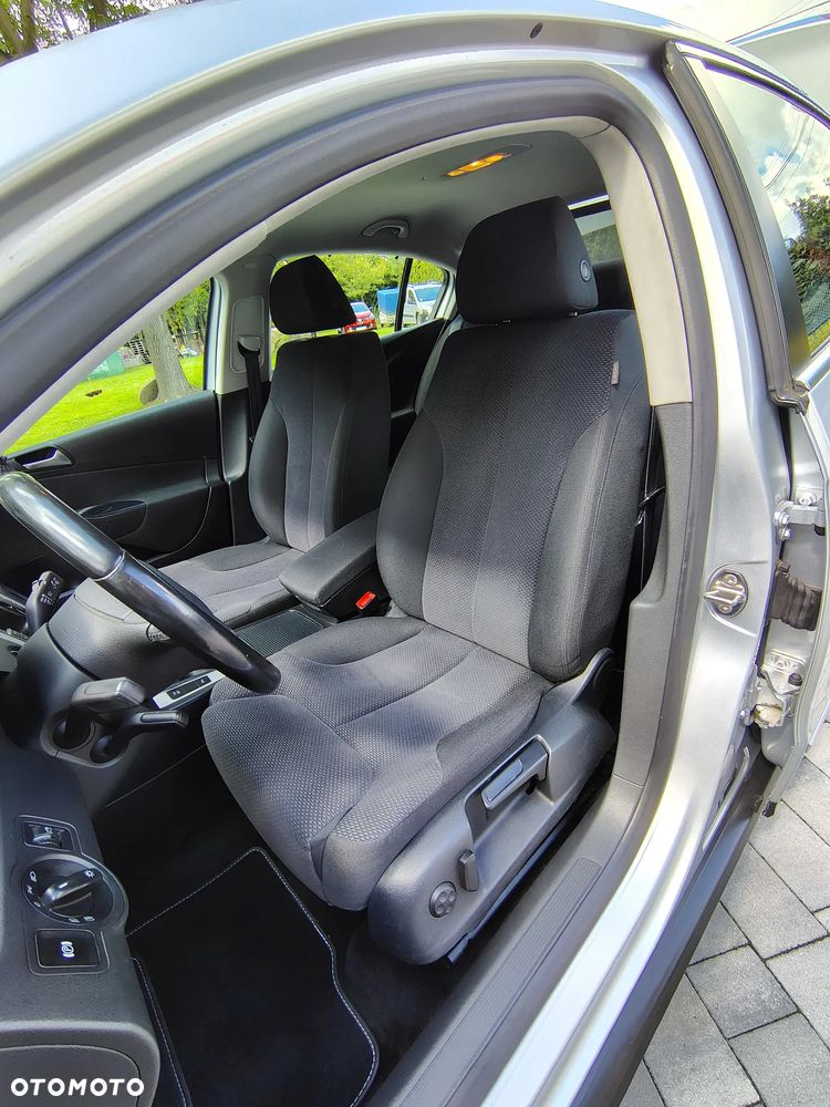 Volkswagen Passat 2.0 TDI DPF Comfortline - 14