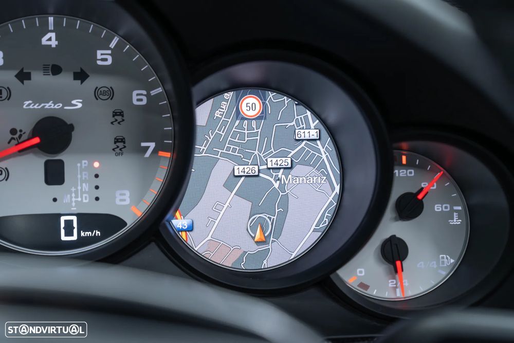 Porsche 911 (991) Turbo S Cabriolet - 34