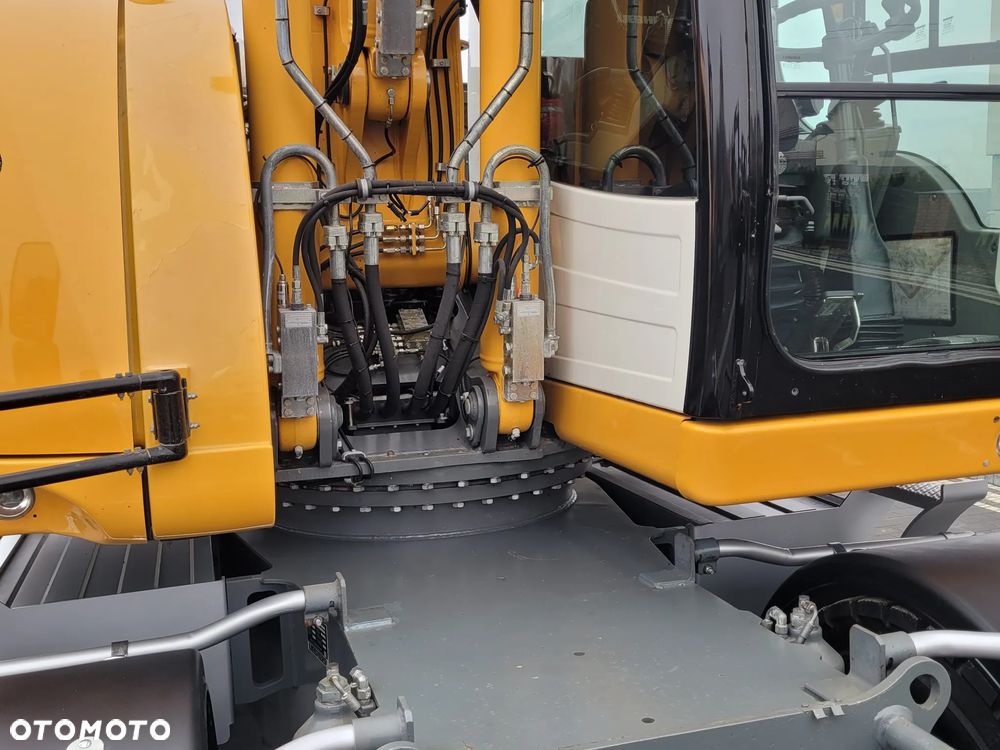 Liebherr A918 compact / ROTOTILT / system niwelacji GPS 3D / - 17