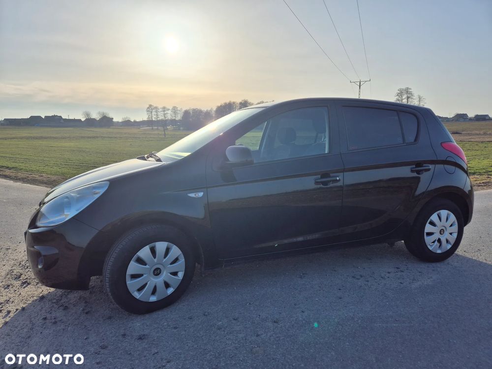 Hyundai i20 1.2 UEFA EURO 2012 Edition - 21