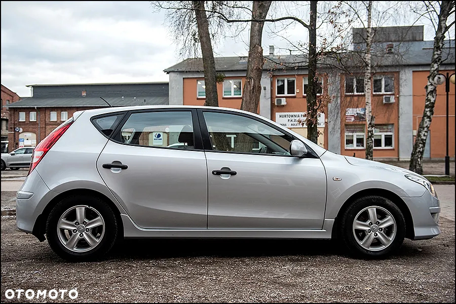 Hyundai i30 1.4 Classic + - 11