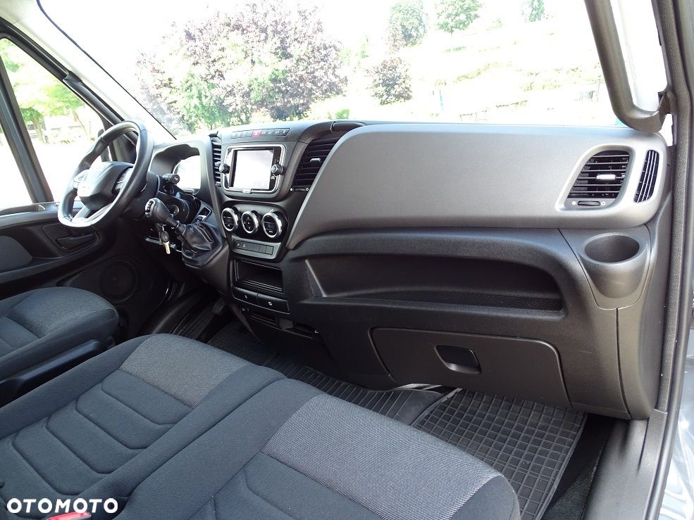 Iveco Daily 35S18 L4H3 3.0 180 Blaszak Furgon UNIKAT!! 77 Tyś.km. JAK NOWY!! Salon PL 1 Wł.!! - 25