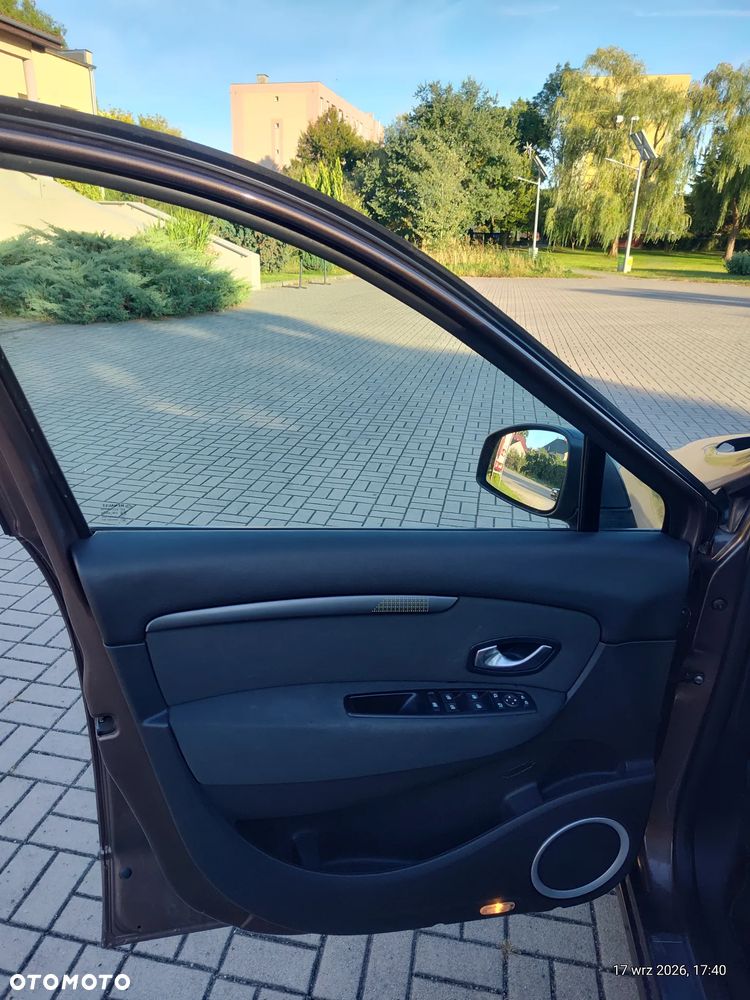 Renault Scenic 2.0 16V Privilege CVT - 22