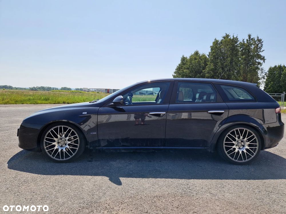 Alfa Romeo 159 - 2