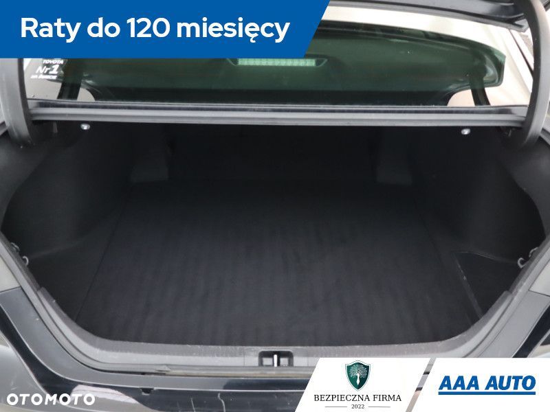 Toyota Camry - 16