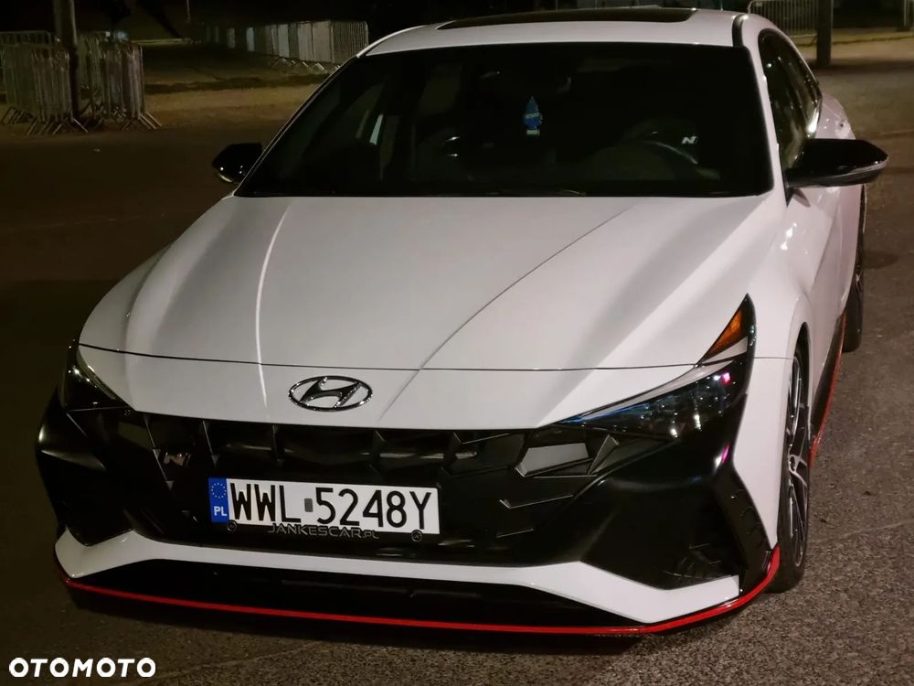 Hyundai Elantra - 1