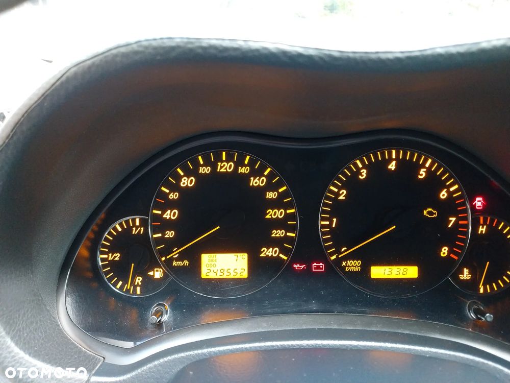 Toyota Avensis 1.6 VVT-i Luna - 15