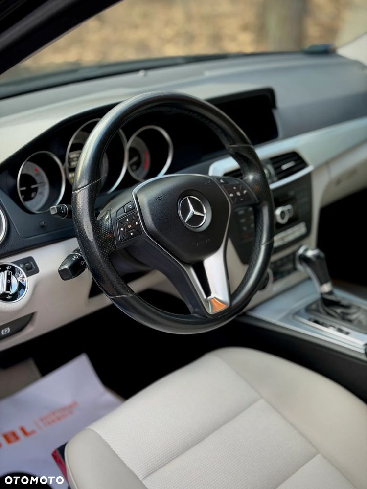 Mercedes-Benz Klasa C 180 BlueEFFICIENCY 7G-TRONIC Avantgarde - 8