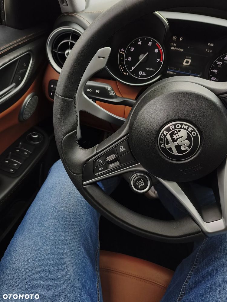 Alfa Romeo Giulia 2.0 Turbo 16V AT8-Q4 Competizione - 27