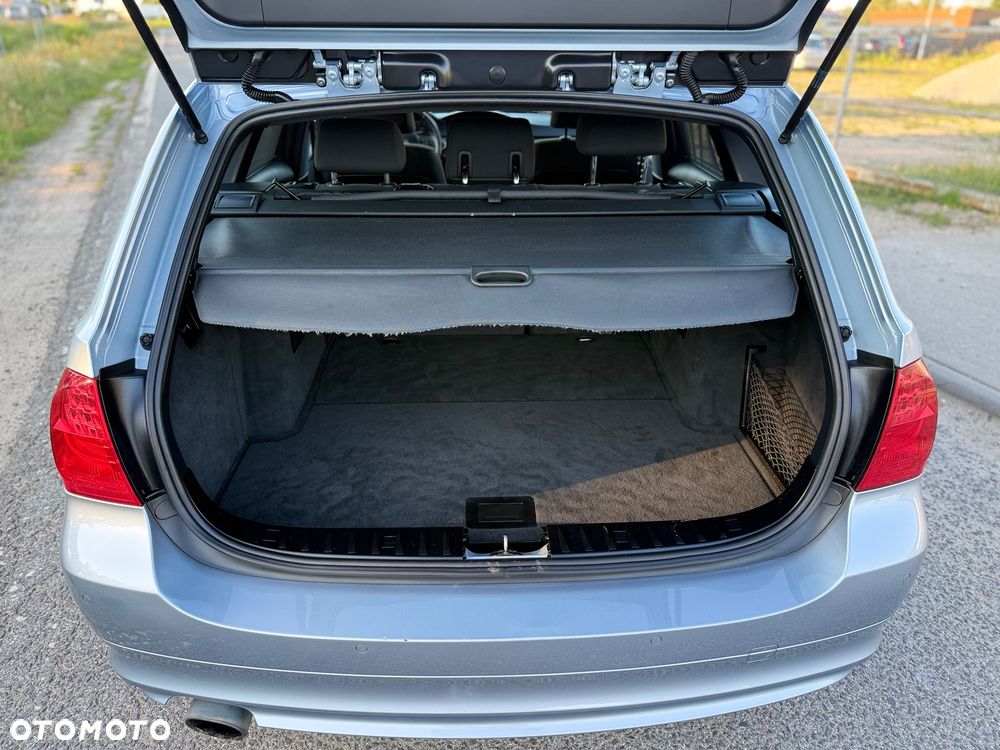 BMW Seria 3 318i - 31