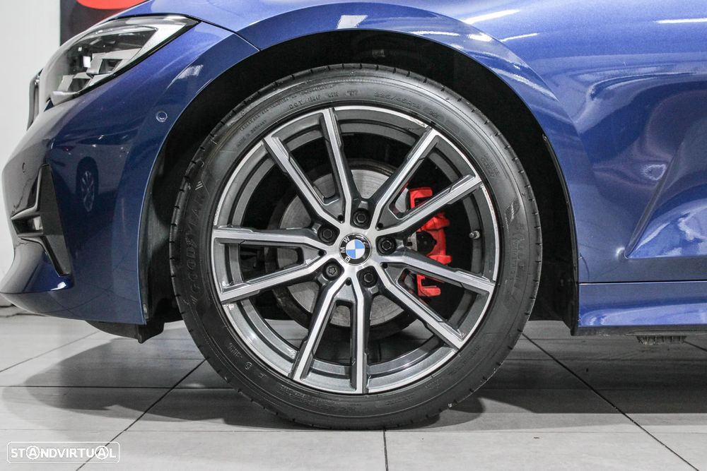 BMW 318 d Line Sport - 12