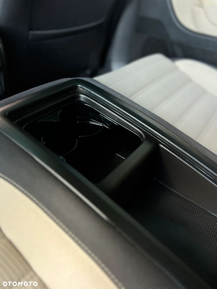 Volkswagen Passat - 35
