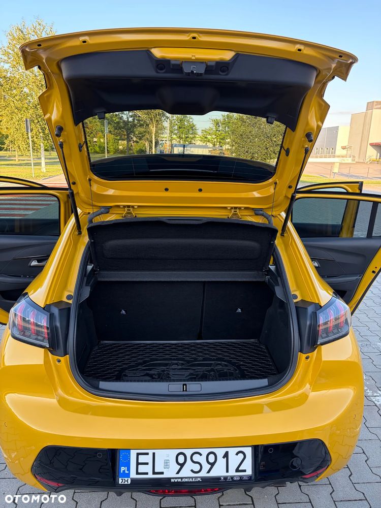 Peugeot 208 - 23